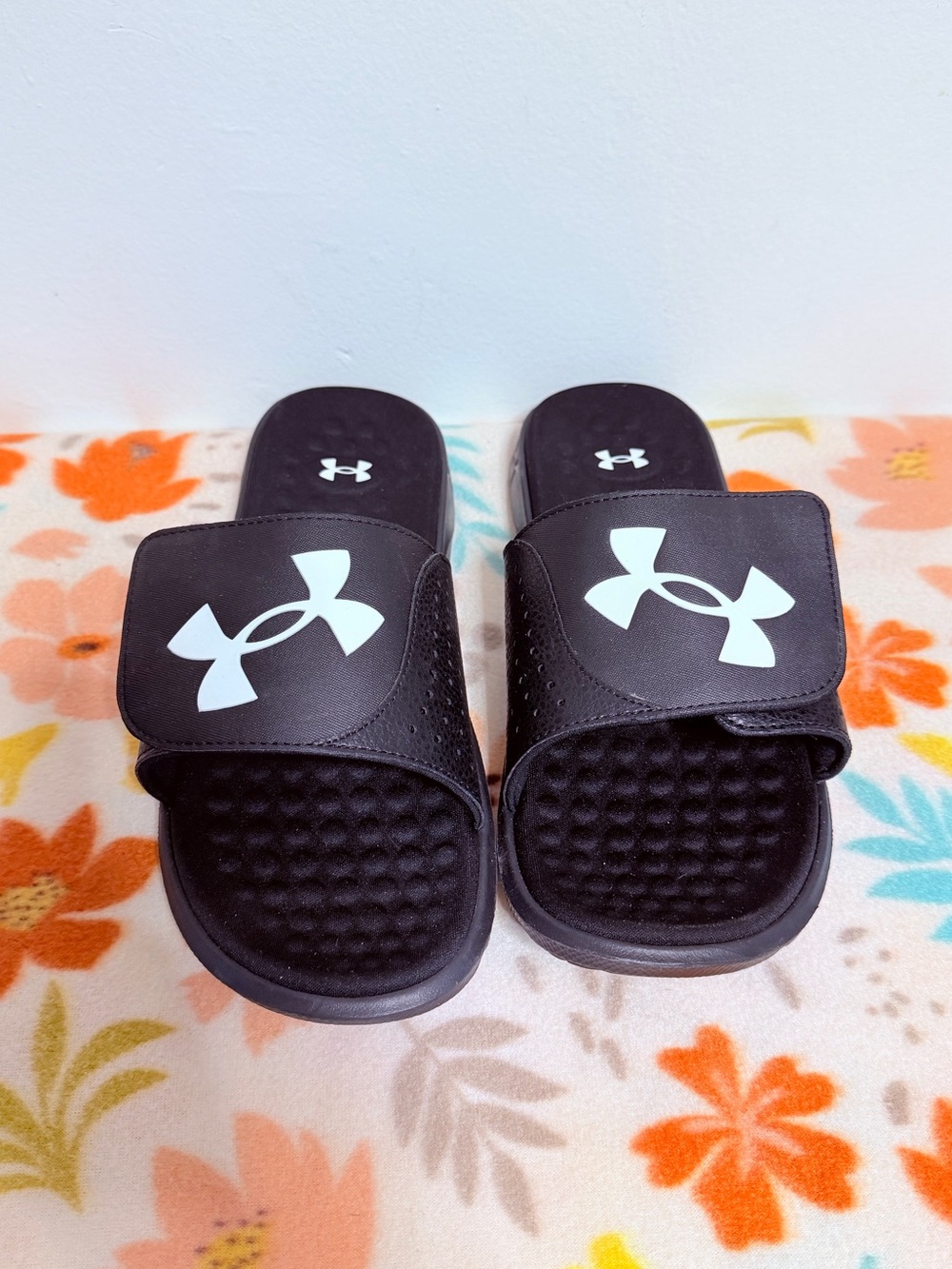 Under Armour Men’s Black Slide Sandals Sz 10